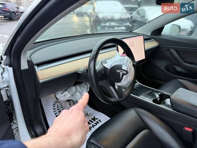 Білий Тесла Модель 3, об'ємом двигуна 0 л та пробігом 123 тис. км за 12800 $, фото 17 на Automoto.ua