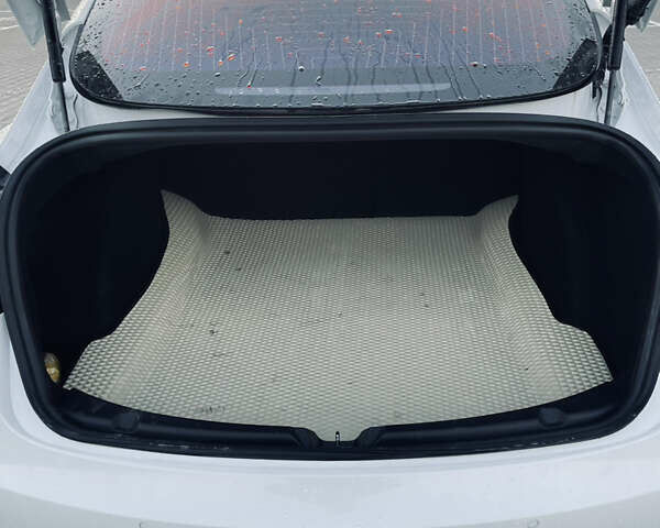 Білий Тесла Модель 3, об'ємом двигуна 0 л та пробігом 172 тис. км за 16500 $, фото 7 на Automoto.ua