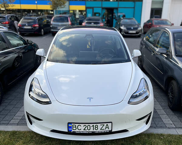 Белый Тесла Модель 3, объемом двигателя 0 л и пробегом 78 тыс. км за 27300 $, фото 17 на Automoto.ua