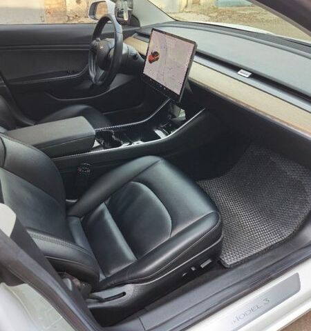 Білий Тесла Модель 3, об'ємом двигуна 0 л та пробігом 160 тис. км за 17000 $, фото 23 на Automoto.ua