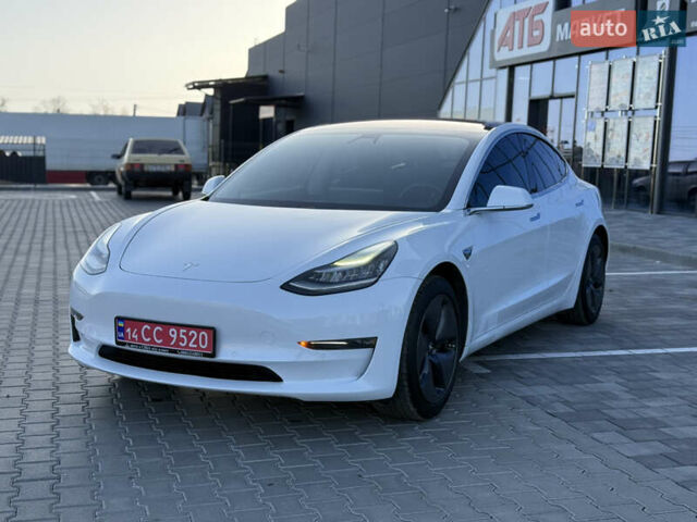 Белый Тесла Модель 3, объемом двигателя 0 л и пробегом 90 тыс. км за 17600 $, фото 2 на Automoto.ua