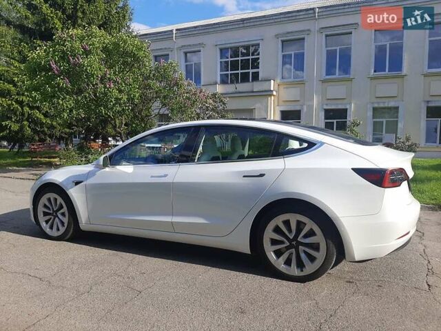 Белый Тесла Модель 3, объемом двигателя 0 л и пробегом 40 тыс. км за 21500 $, фото 2 на Automoto.ua