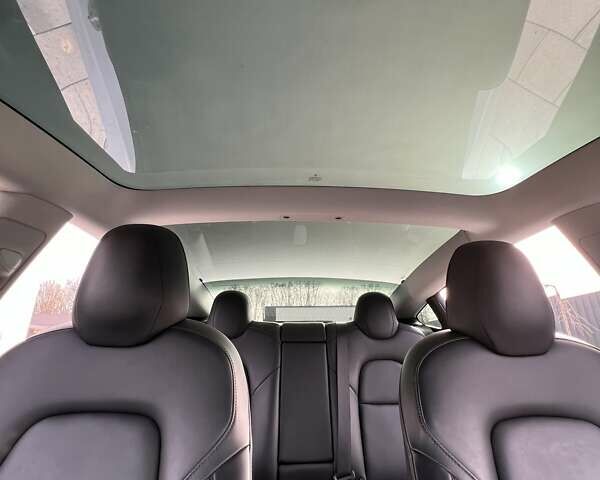 Белый Тесла Модель 3, объемом двигателя 0 л и пробегом 132 тыс. км за 20100 $, фото 23 на Automoto.ua