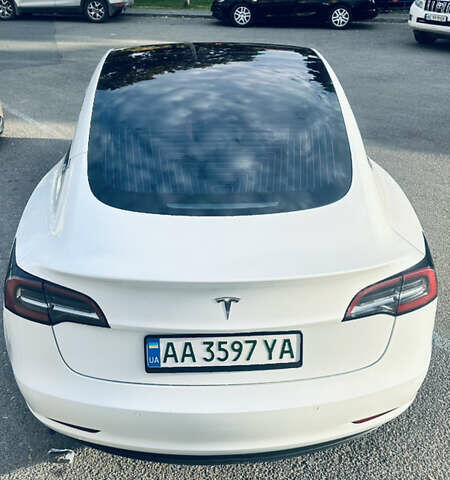 Белый Тесла Модель 3, объемом двигателя 0 л и пробегом 140 тыс. км за 16600 $, фото 5 на Automoto.ua