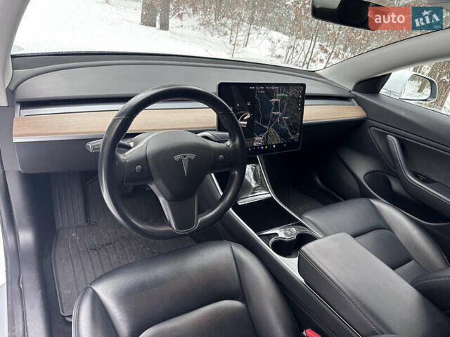 Білий Тесла Модель 3, об'ємом двигуна 0 л та пробігом 87 тис. км за 22500 $, фото 17 на Automoto.ua