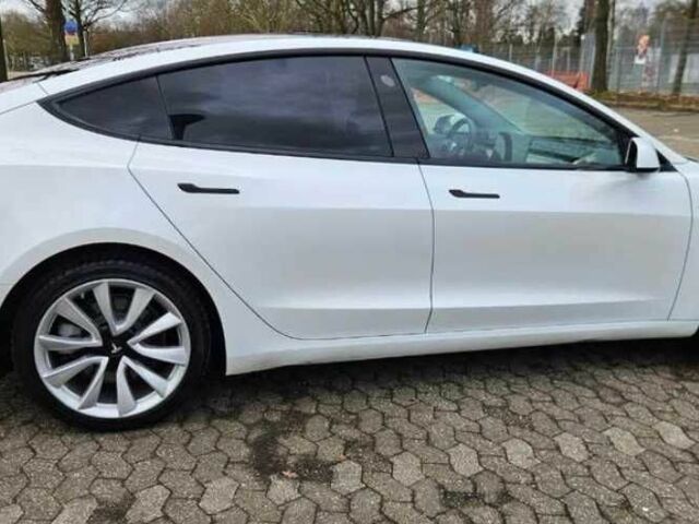 Белый Тесла Модель 3, объемом двигателя 0 л и пробегом 77 тыс. км за 11900 $, фото 7 на Automoto.ua