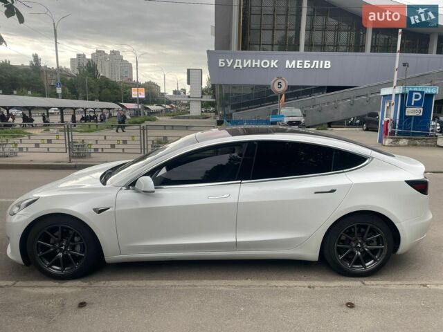 Білий Тесла Модель 3, об'ємом двигуна 0 л та пробігом 89 тис. км за 18000 $, фото 2 на Automoto.ua