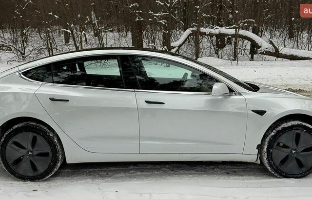 Білий Тесла Модель 3, об'ємом двигуна 0 л та пробігом 185 тис. км за 15000 $, фото 13 на Automoto.ua