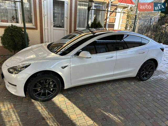 Белый Тесла Модель 3, объемом двигателя 0 л и пробегом 91 тыс. км за 17000 $, фото 6 на Automoto.ua