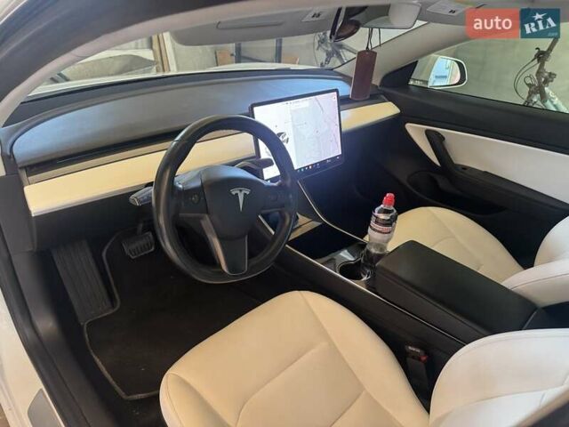 Белый Тесла Модель 3, объемом двигателя 0 л и пробегом 190 тыс. км за 16500 $, фото 8 на Automoto.ua