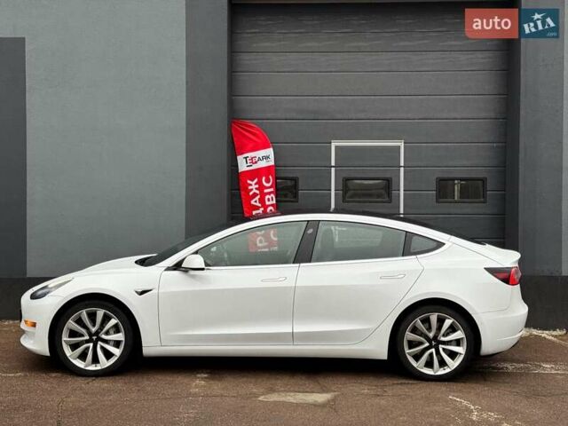 Білий Тесла Модель 3, об'ємом двигуна 0 л та пробігом 35 тис. км за 19500 $, фото 4 на Automoto.ua