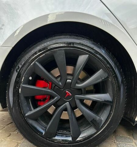 Белый Тесла Модель 3, объемом двигателя 0 л и пробегом 124 тыс. км за 17100 $, фото 7 на Automoto.ua