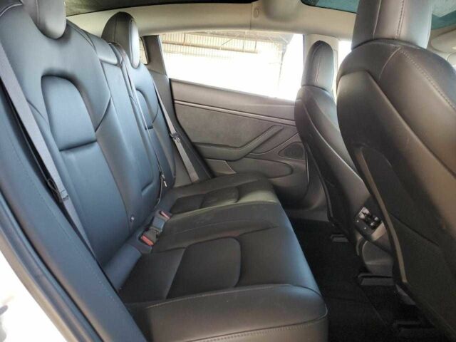 Белый Тесла Модель 3, объемом двигателя 0 л и пробегом 35 тыс. км за 5700 $, фото 9 на Automoto.ua