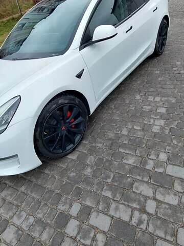 Белый Тесла Модель 3, объемом двигателя 0 л и пробегом 123 тыс. км за 17300 $, фото 3 на Automoto.ua