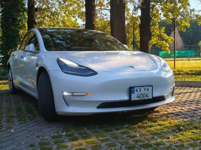 Белый Тесла Модель 3, объемом двигателя 0 л и пробегом 220 тыс. км за 16000 $, фото 1 на Automoto.ua
