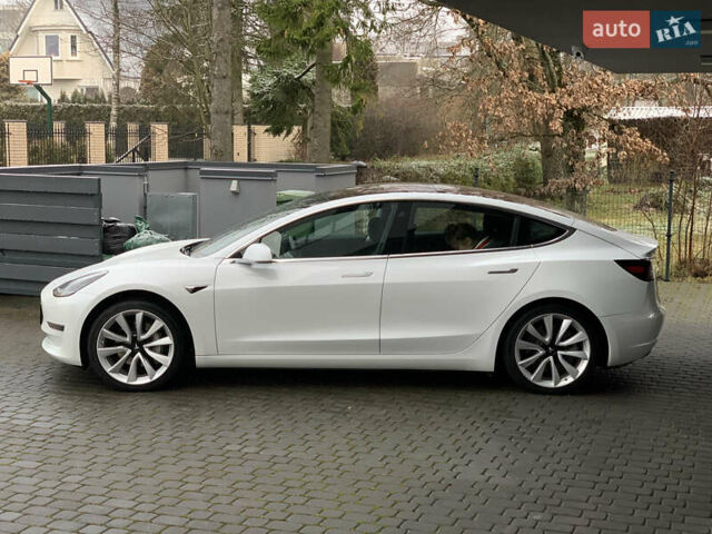 Белый Тесла Модель 3, объемом двигателя 0 л и пробегом 152 тыс. км за 25000 $, фото 1 на Automoto.ua