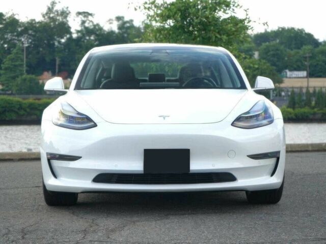 Тесла Модель 3 2018 в Киеве на Automoto.ua Белый Тесла Модель 3, объемом двигателя 0 л и пробегом 43 тыс. км за 7500 $, фото 1 на Automoto.ua