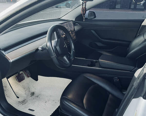 Білий Тесла Модель 3, об'ємом двигуна 0 л та пробігом 172 тис. км за 16500 $, фото 18 на Automoto.ua