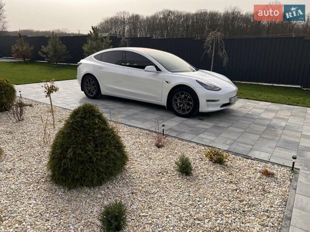 Белый Тесла Модель 3, объемом двигателя 0 л и пробегом 132 тыс. км за 20100 $, фото 2 на Automoto.ua