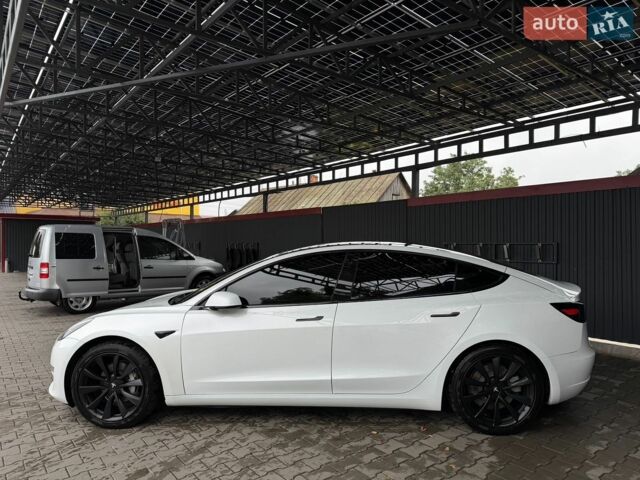 Білий Тесла Модель 3, об'ємом двигуна 0 л та пробігом 157 тис. км за 18500 $, фото 5 на Automoto.ua