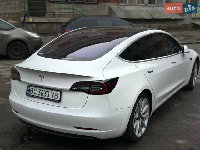 Тесла Модель 3 2018 у Львові на Automoto.ua Білий Тесла Модель 3, об'ємом двигуна 0 л та пробігом 173 тис. км за 15300 $, фото 3 на Automoto.ua