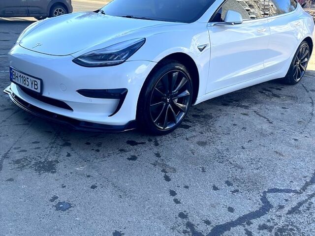 Белый Тесла Модель 3, объемом двигателя 0 л и пробегом 165 тыс. км за 17000 $, фото 1 на Automoto.ua