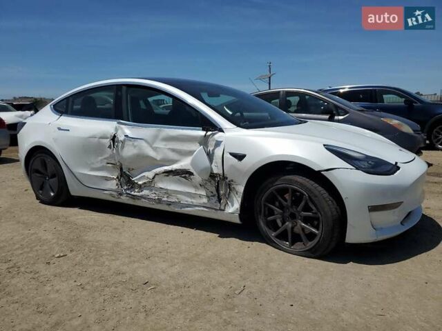 Белый Тесла Модель 3, объемом двигателя 0 л и пробегом 97 тыс. км за 2850 $, фото 2 на Automoto.ua