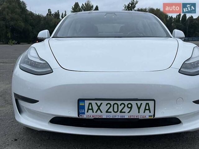 Белый Тесла Модель 3, объемом двигателя 0 л и пробегом 128 тыс. км за 16999 $, фото 1 на Automoto.ua