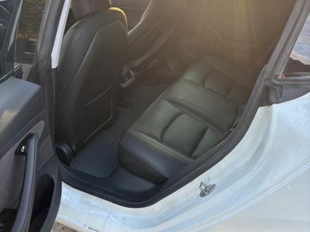 Білий Тесла Модель 3, об'ємом двигуна 0 л та пробігом 169 тис. км за 19000 $, фото 1 на Automoto.ua