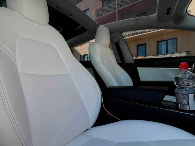 Белый Тесла Модель 3, объемом двигателя 0 л и пробегом 136 тыс. км за 11600 $, фото 6 на Automoto.ua