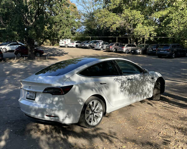 Білий Тесла Модель 3, об'ємом двигуна 0 л та пробігом 140 тис. км за 15600 $, фото 2 на Automoto.ua