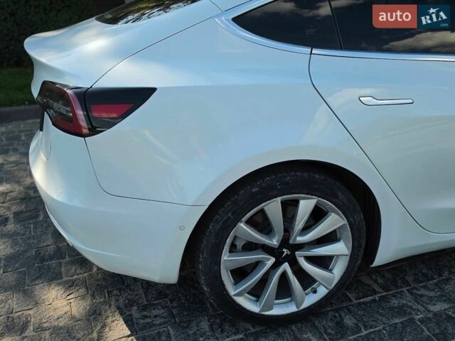 Белый Тесла Модель 3, объемом двигателя 0 л и пробегом 145 тыс. км за 16600 $, фото 24 на Automoto.ua