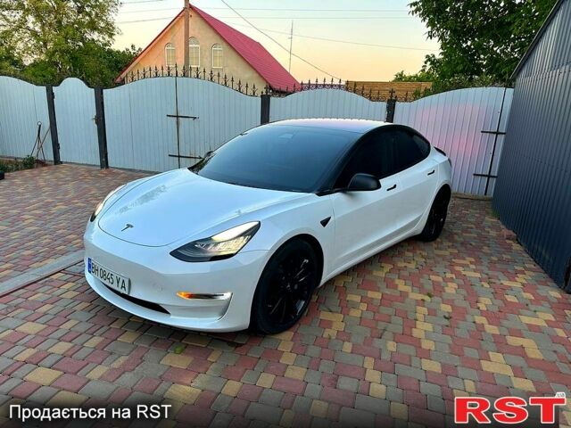 Белый Тесла Модель 3, объемом двигателя 0.26 л и пробегом 91 тыс. км за 19000 $, фото 4 на Automoto.ua