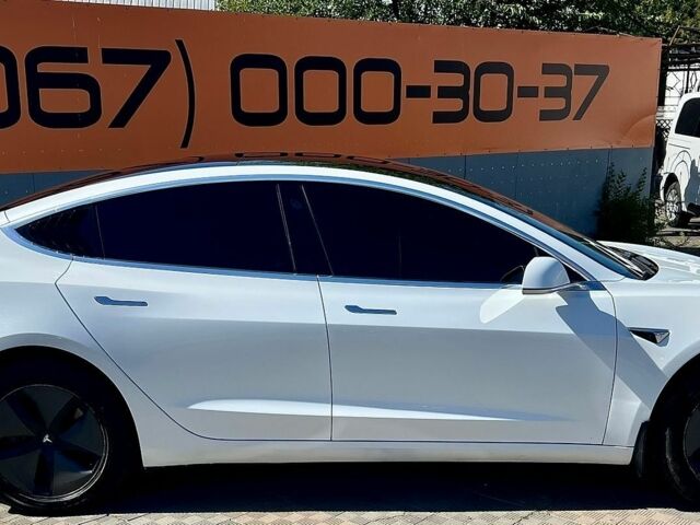Белый Тесла Модель 3, объемом двигателя 0 л и пробегом 95 тыс. км за 17500 $, фото 4 на Automoto.ua