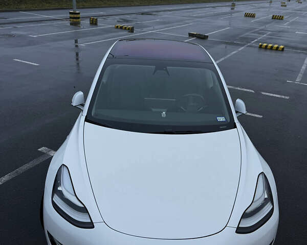 Белый Тесла Модель 3, объемом двигателя 0 л и пробегом 42 тыс. км за 18900 $, фото 9 на Automoto.ua