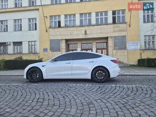 Белый Тесла Модель 3, объемом двигателя 0 л и пробегом 98 тыс. км за 19150 $, фото 28 на Automoto.ua