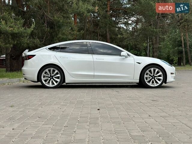 Белый Тесла Модель 3, объемом двигателя 0 л и пробегом 106 тыс. км за 18000 $, фото 4 на Automoto.ua