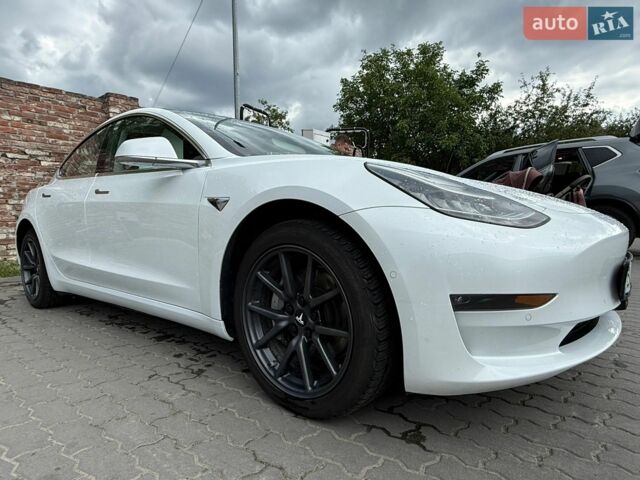 Білий Тесла Модель 3, об'ємом двигуна 0 л та пробігом 84 тис. км за 17100 $, фото 3 на Automoto.ua