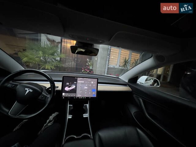 Белый Тесла Модель 3, объемом двигателя 0 л и пробегом 123 тыс. км за 16499 $, фото 22 на Automoto.ua