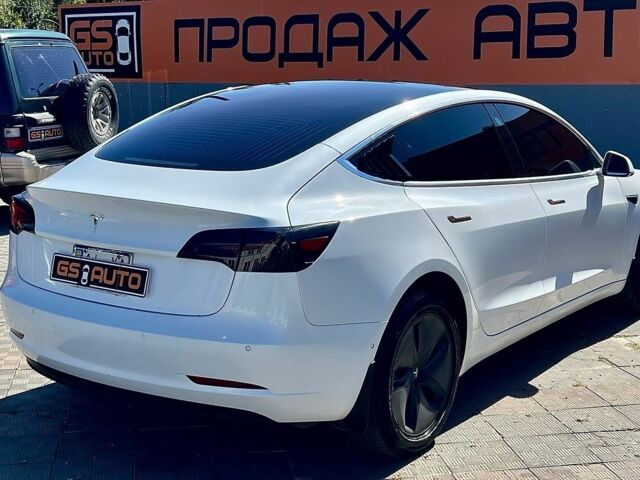 Белый Тесла Модель 3, объемом двигателя 0 л и пробегом 95 тыс. км за 17500 $, фото 5 на Automoto.ua