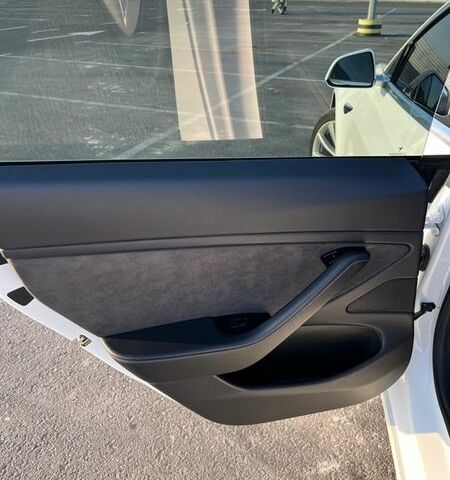 Білий Тесла Модель 3, об'ємом двигуна 0 л та пробігом 95 тис. км за 17200 $, фото 10 на Automoto.ua