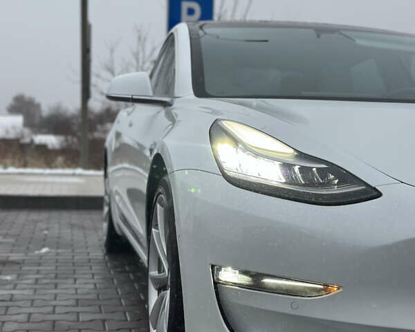 Білий Тесла Модель 3, об'ємом двигуна 0 л та пробігом 118 тис. км за 14999 $, фото 9 на Automoto.ua