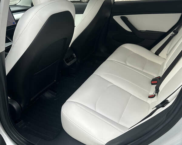 Белый Тесла Модель 3, объемом двигателя 0 л и пробегом 108 тыс. км за 17500 $, фото 3 на Automoto.ua