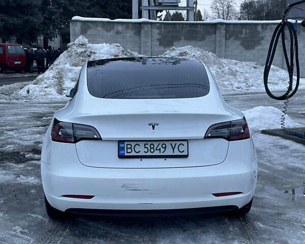 Білий Тесла Модель 3, об'ємом двигуна 0 л та пробігом 212 тис. км за 14250 $, фото 5 на Automoto.ua