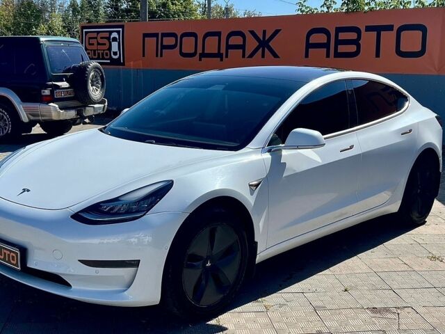 Белый Тесла Модель 3, объемом двигателя 0 л и пробегом 95 тыс. км за 17500 $, фото 1 на Automoto.ua