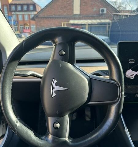 Белый Тесла Модель 3, объемом двигателя 0 л и пробегом 180 тыс. км за 16000 $, фото 8 на Automoto.ua