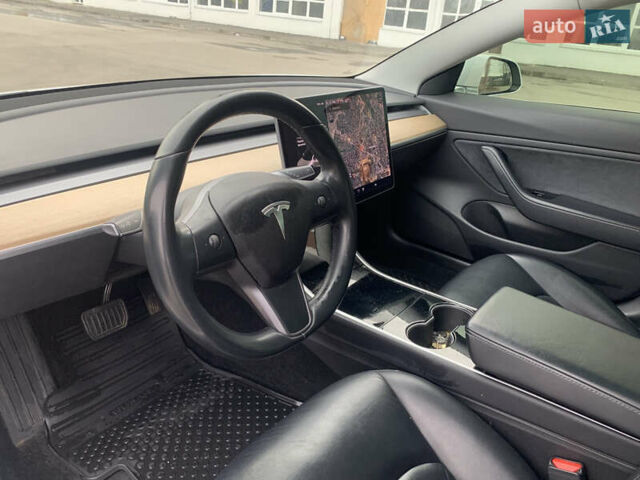 Тесла Модель 3 2018 у Києві на Automoto.ua Білий Тесла Модель 3, об'ємом двигуна 0 л та пробігом 65 тис. км за 15300 $, фото 16 на Automoto.ua