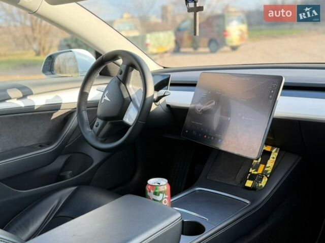Білий Тесла Модель 3, об'ємом двигуна 0 л та пробігом 140 тис. км за 15500 $, фото 5 на Automoto.ua