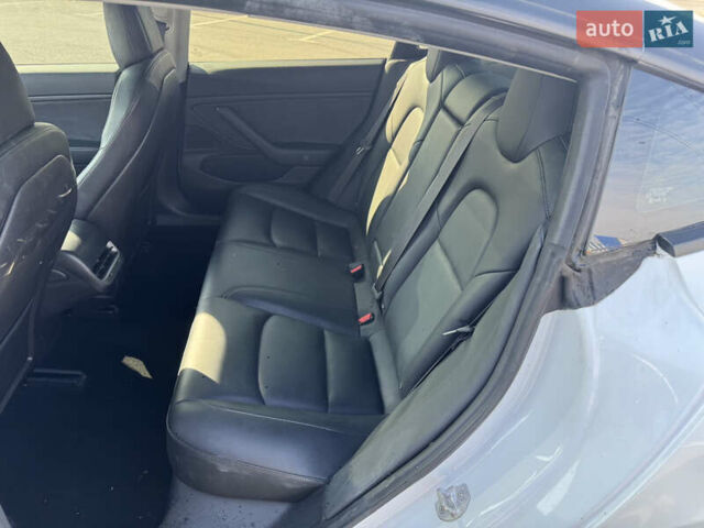 Белый Тесла Модель 3, объемом двигателя 0 л и пробегом 119 тыс. км за 15500 $, фото 11 на Automoto.ua