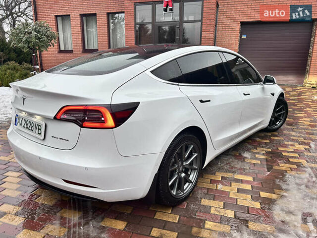 Білий Тесла Модель 3, об'ємом двигуна 0 л та пробігом 149 тис. км за 16900 $, фото 2 на Automoto.ua